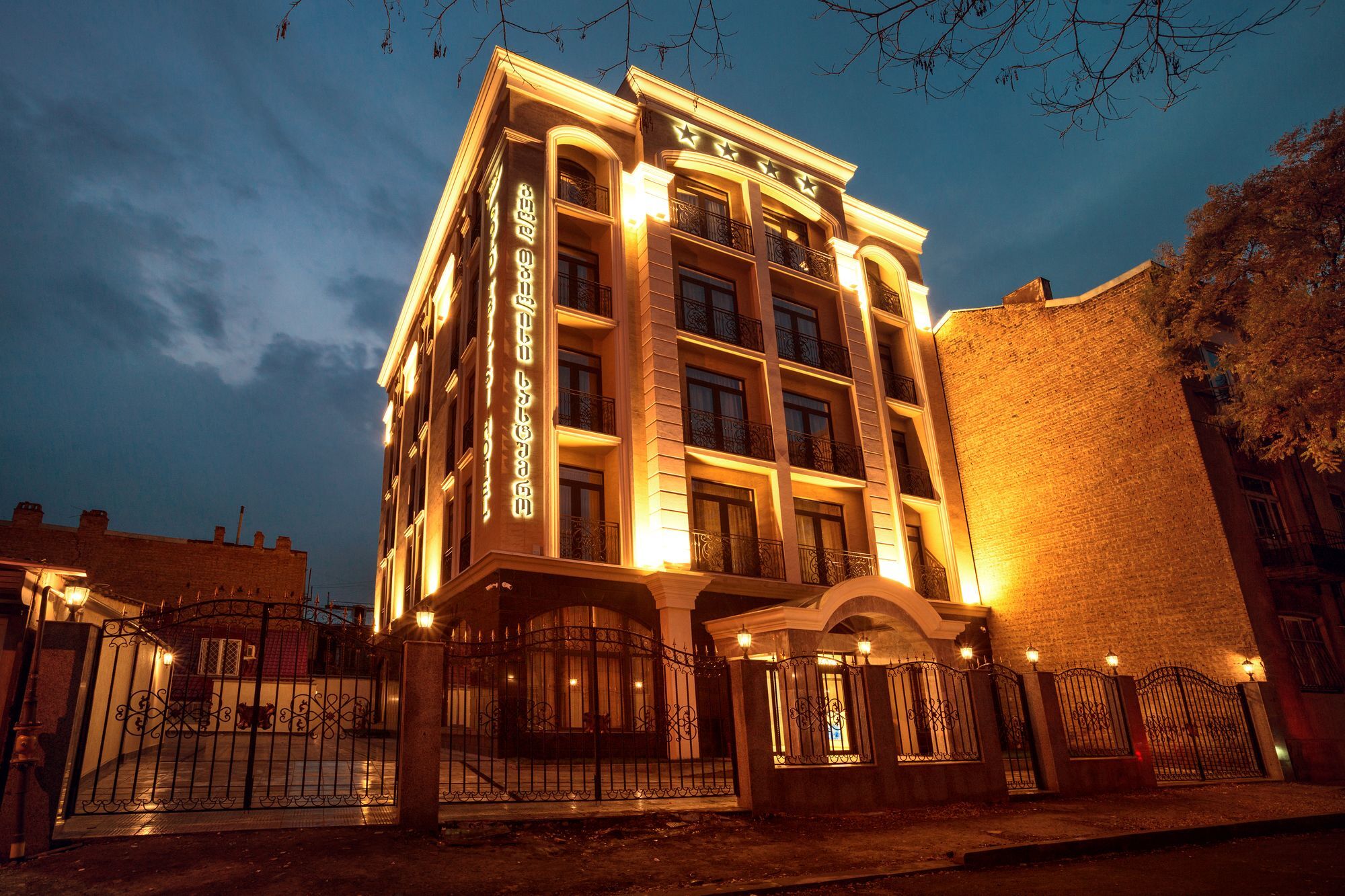 Gold Tbilisi Hotel Exterior foto